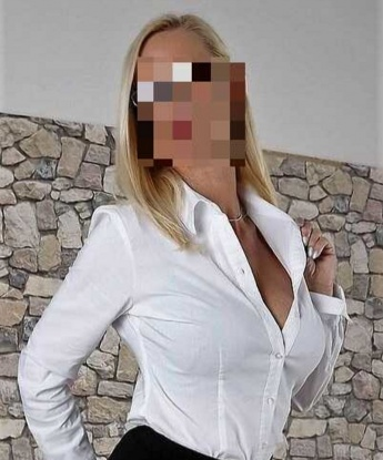 Зина, 48